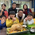 亞太食品產業發展協會推動「食農教育」 陪伴烏來德拉楠民族實驗小學親手做聖誕火雞大餐